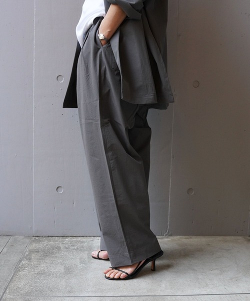 DROIT BELLO（ドロイトベロ）の「DROIT BELLO（ドロイトベロ）ナイロンストレッチパンツ（その他パンツ・レディース・グレー/ブラック・M/S）」の3枚目の写真