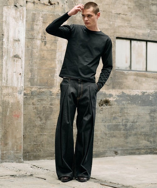 Regen Glanz（レーゲングランツ）の「crosstuck rigid denim pants