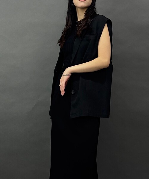 NICOLE white（ニコルホワイト）の「異素材切替ジレ（ベスト・レディース・ブラック・FREE）」の3枚目の写真