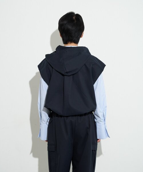 BIRTHDAY BAR(バースデイバー)の「【B-DAY STORE】フーディーベスト メンズ(ベスト・メンズ・ベージュ/ネイビー・0)」の10枚目の写真