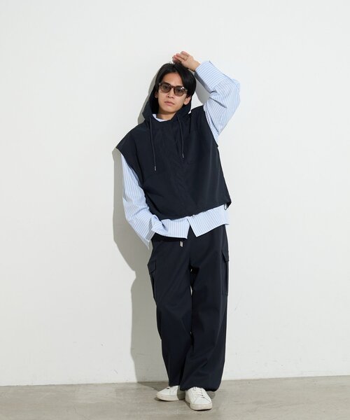 BIRTHDAY BAR(バースデイバー)の「【B-DAY STORE】フーディーベスト メンズ(ベスト・メンズ・ベージュ/ネイビー・0)」の13枚目の写真