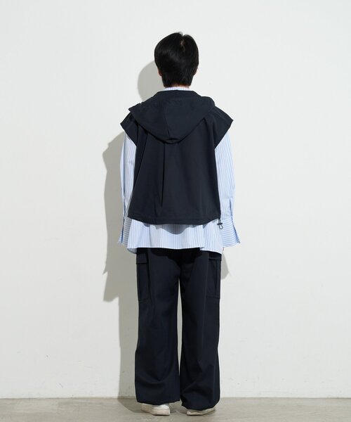 BIRTHDAY BAR(バースデイバー)の「【B-DAY STORE】フーディーベスト メンズ(ベスト・メンズ・ベージュ/ネイビー・0)」の17枚目の写真