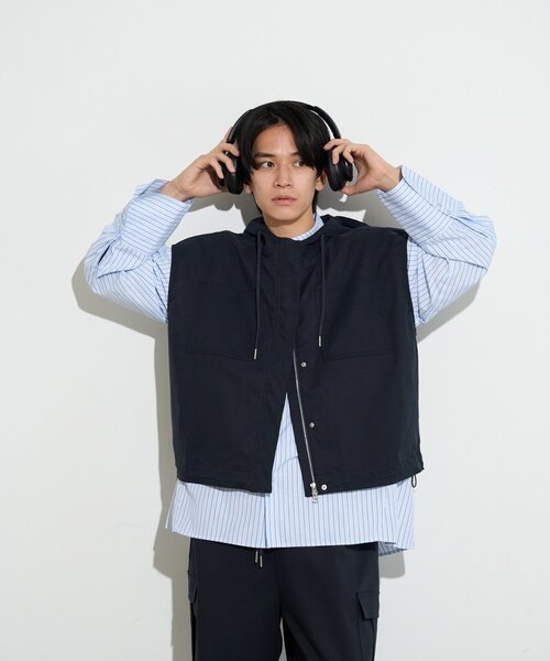 BIRTHDAY BAR(バースデイバー)の「【B-DAY STORE】フーディーベスト メンズ(ベスト・メンズ・ベージュ/ネイビー・0)」の1枚目の写真