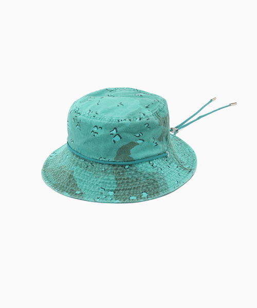 B.C STOCK（ベーセーストック）の「sublimeroe / サブライムロー DYED CAMO SAFARI HAT（ハット・メンズ・ピンク/グリーン/ブラック/ネイビー・FREE）」の2枚目の写真