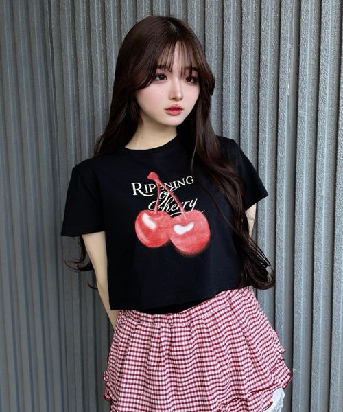 Lovilyn(ラヴィリン)の「チェリーチビT(Tシャツ/カットソー・レディース・ブラック/ホワイト・FREE)」の2枚目の写真