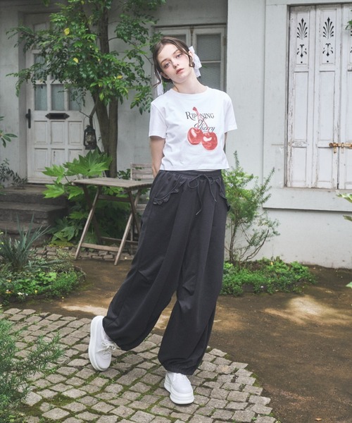 Lovilyn(ラヴィリン)の「チェリーチビT(Tシャツ/カットソー・レディース・ブラック/ホワイト・FREE)」の9枚目の写真