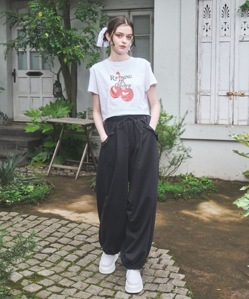 Lovilyn(ラヴィリン)の「チェリーチビT(Tシャツ/カットソー・レディース・ブラック/ホワイト・FREE)」の11枚目の写真
