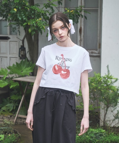 Lovilyn(ラヴィリン)の「チェリーチビT(Tシャツ/カットソー・レディース・ブラック/ホワイト・FREE)」の4枚目の写真