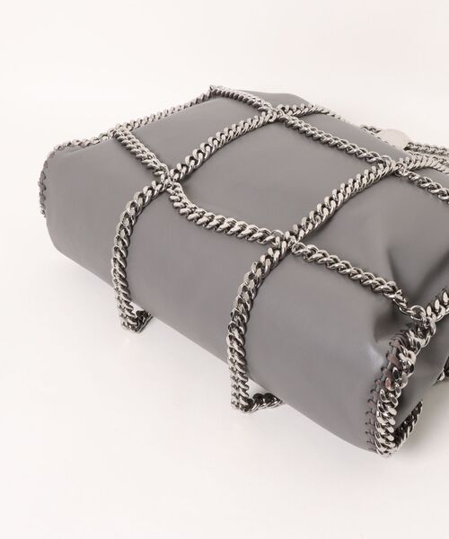 STELLA McCARTNEY(ステラマッカートニー)の「Limited-Edition Falabella Chain Cage Tote Bag / 限定エディション ファラベラ チェーンケージ トートバッグ(トートバッグ・レディース・グレー・ONE SIZE)」の3枚目の写真