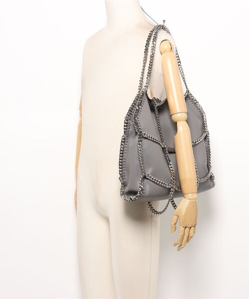 STELLA McCARTNEY(ステラマッカートニー)の「Limited-Edition Falabella Chain Cage Tote Bag / 限定エディション ファラベラ チェーンケージ トートバッグ(トートバッグ・レディース・グレー・ONE SIZE)」の5枚目の写真