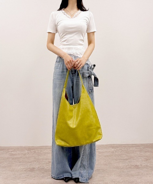 CLOTHY(クロシィ)の「【ちょい甘×ちょい色気×抜け感】レース使いアシメトップス(Tシャツ/カットソー・レディース・オフホワイト/ブラック・FREE)」の12枚目の写真