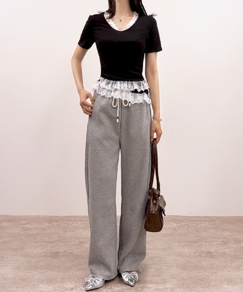 CLOTHY(クロシィ)の「【ちょい甘×ちょい色気×抜け感】レース使いアシメトップス(Tシャツ/カットソー・レディース・オフホワイト/ブラック・FREE)」の17枚目の写真