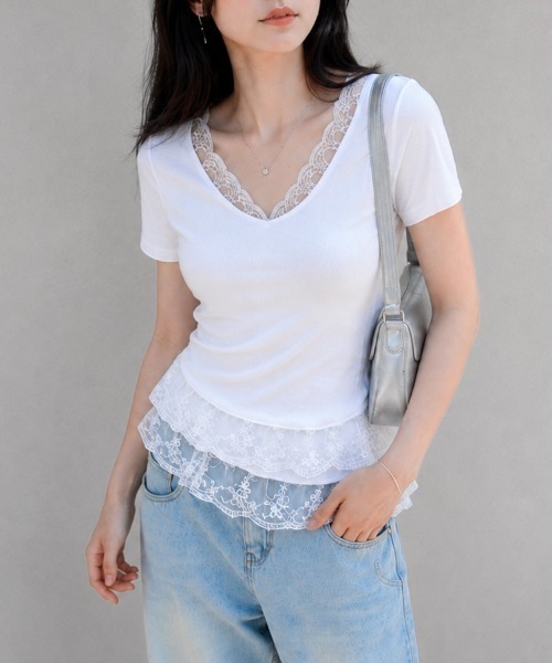 CLOTHY(クロシィ)の「【ちょい甘×ちょい色気×抜け感】レース使いアシメトップス(Tシャツ/カットソー・レディース・オフホワイト/ブラック・FREE)」の7枚目の写真