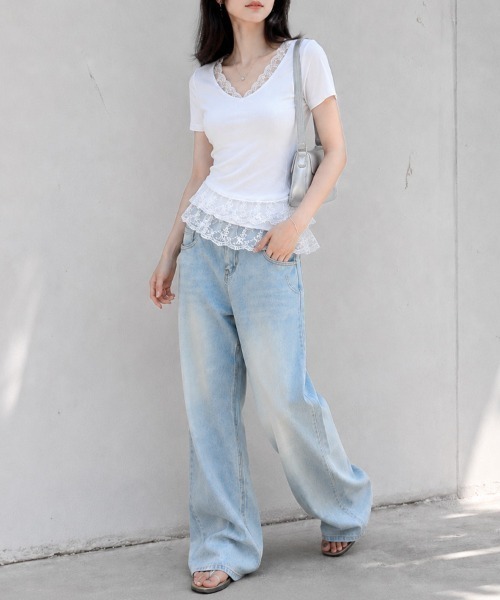 CLOTHY(クロシィ)の「【ちょい甘×ちょい色気×抜け感】レース使いアシメトップス(Tシャツ/カットソー・レディース・オフホワイト/ブラック・FREE)」の4枚目の写真