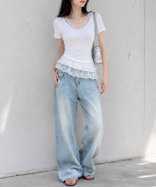 CLOTHY(クロシィ)の「【ちょい甘×ちょい色気×抜け感】レース使いアシメトップス(Tシャツ/カットソー・レディース・オフホワイト/ブラック・FREE)」の3枚目の写真