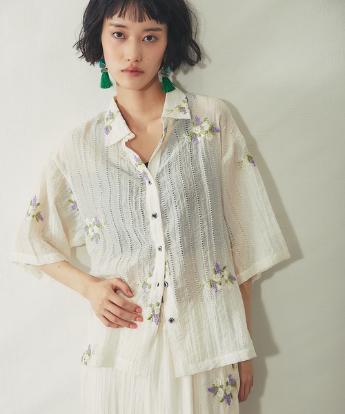 ANOTHER S（アナザーエス）の「花刺繍シアーストライプスキッパーシャツ（シャツ/ブラウス・レディース・ブラック/オフホワイト・FREE）」の10枚目の写真