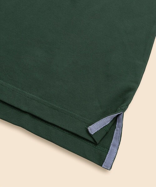 BROOKS BROTHERS（ブルックスブラザーズ）の「コットンストレッチピケ　スクリプトエンブロイダリー　ティップド　ポロシャツ　Slim Fit（ポロシャツ・メンズ・ホワイト/グリーン/ネイビー・LARGE/MEDIUM/SMALL/X-LARGE/X-SMALL）」の5枚目の写真