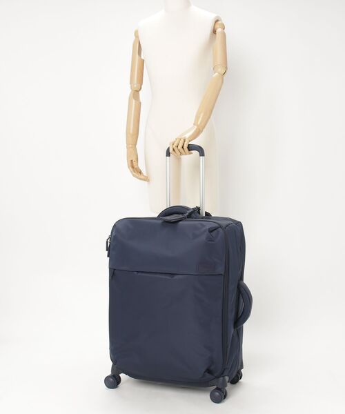 Lipault(リポー)の「Lipault PLUME ミディアムトリップ ネイビー(スーツケース/キャリーバッグ・レディース・ネイビー・ONE SIZE)」の2枚目の写真