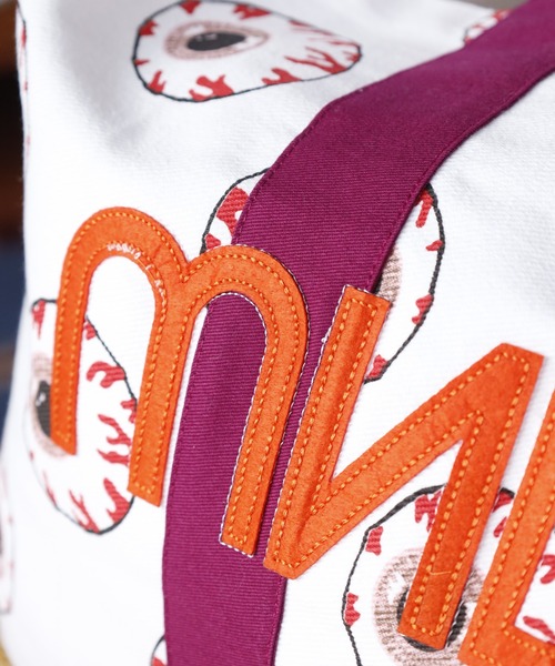 MISHKA(ミシカ)の「MISHKA × Carrot CARROTS TOTE BAG ミシカ×キャロッツ コラボトートバッグ(トートバッグ・メンズ・オレンジ/パープル・FREE)」の13枚目の写真