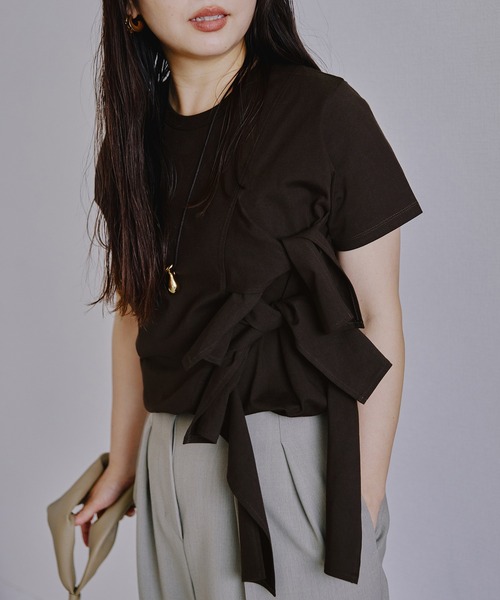 ADAM ET ROPE'(アダムエロペ)の「【サステナブル】リボンプルオーバー/接触冷感/UVカット/吸水速乾(Tシャツ/カットソー・レディース・ダークブラウン/ホワイト/サックスブルー・FREE)」の2枚目の写真