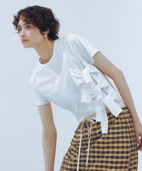 ADAM ET ROPE'(アダムエロペ)の「【サステナブル】リボンプルオーバー/接触冷感/UVカット/吸水速乾(Tシャツ/カットソー・レディース・ダークブラウン/ホワイト/サックスブルー・FREE)」の1枚目の写真