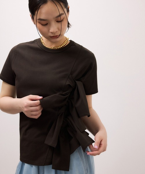 ADAM ET ROPE'(アダムエロペ)の「【サステナブル】リボンプルオーバー/接触冷感/UVカット/吸水速乾(Tシャツ/カットソー・レディース・ダークブラウン/ホワイト/サックスブルー・FREE)」の11枚目の写真