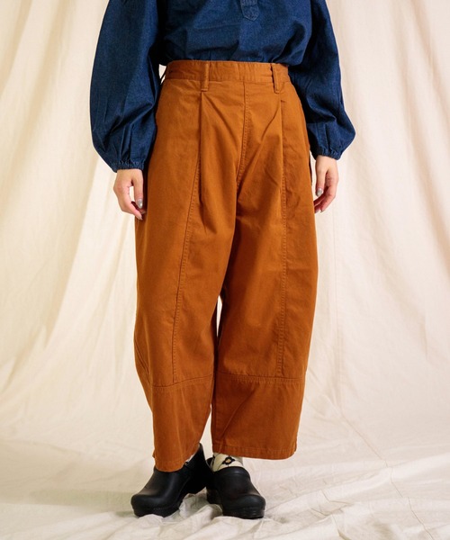 Brocante（ブロカント）の「[Brocante / ブロカント] パウダースノー高密度ツイル トヌーパンツ（チノパンツ・レディース・ダークグリーン/キャメル/ライトベージュ/ネイビー・2）」の4枚目の写真