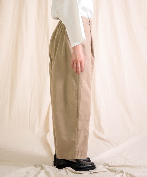 Brocante（ブロカント）の「[Brocante / ブロカント] パウダースノー高密度ツイル トヌーパンツ（チノパンツ・レディース・ダークグリーン/キャメル/ライトベージュ/ネイビー・2）」の19枚目の写真