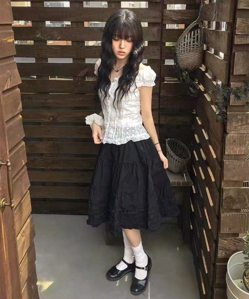 STAY MOTION（ステイモーション）の「【WEB限定】フリルティアードミディ丈スカート［骨格ウェーブ／ガーリー／フェミニン／韓国ファッション］（スカート・レディース・ホワイト/ブラック・F）」の4枚目の写真