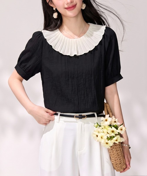 AMAJI(アマジ)の「プリーツカラー パフスリーブ ブラウス(シャツ/ブラウス・レディース・ブラック・SMALL/MEDIUM/LARGE/X-LARGE)」の3枚目の写真