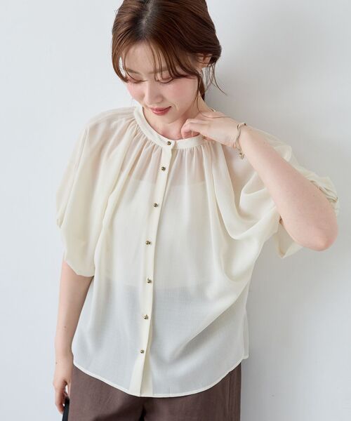 le.coeur blanc（ルクールブラン）の「ドットバルーンスリーブブラウス（シャツ/ブラウス・レディース・チャコールグレー/サックスブルー/オフホワイト・38）」の6枚目の写真
