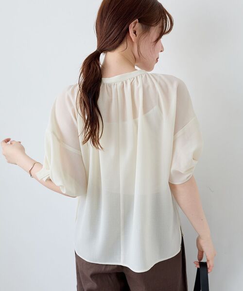 le.coeur blanc（ルクールブラン）の「ドットバルーンスリーブブラウス（シャツ/ブラウス・レディース・チャコールグレー/サックスブルー/オフホワイト・38）」の8枚目の写真