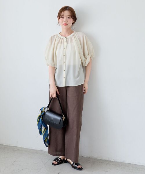 le.coeur blanc（ルクールブラン）の「ドットバルーンスリーブブラウス（シャツ/ブラウス・レディース・チャコールグレー/サックスブルー/オフホワイト・38）」の10枚目の写真