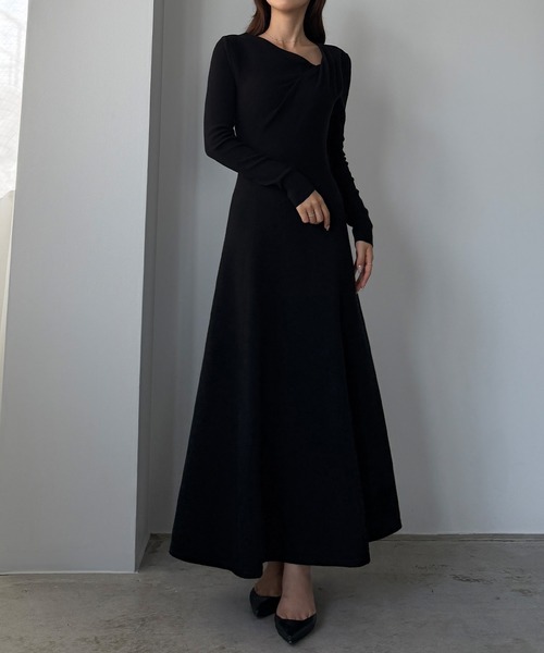 Louere(ルエレ)の「ドレープアシメネックニットワンピース(ワンピース・レディース・グレー/ブラック/ブラウン・SMALL/LARGE/MEDIUM)」の6枚目の写真
