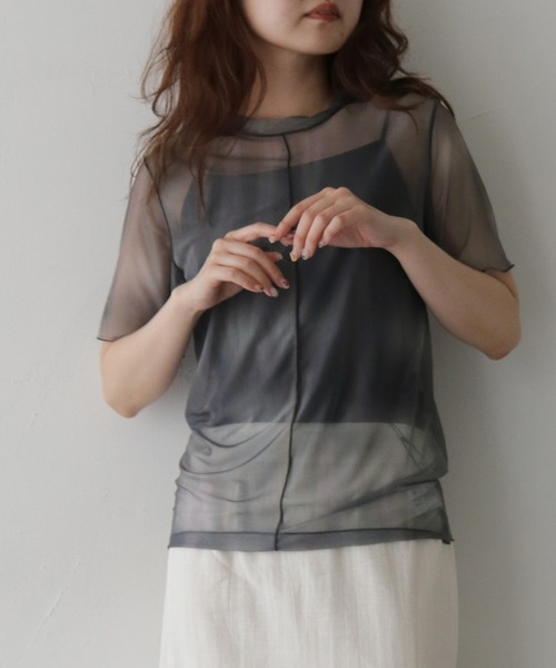 cheriella(シェリエラ)の「【cheriella】前後2WAYニュアンスウェーブホールシアートップス 半袖 2-WAY NUANCE WAVE HOLE SHEER TOPS(Tシャツ/カットソー・レディース・ブルー/ダークグレー/アイボリー/ブラウン/グリーン・FREE)」の1枚目の写真