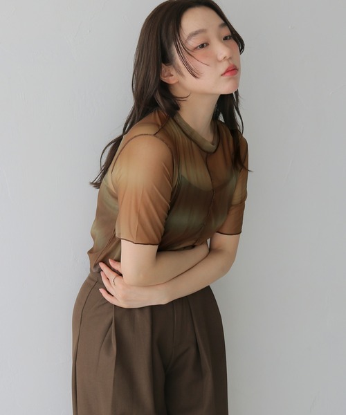 cheriella(シェリエラ)の「【cheriella】前後2WAYニュアンスウェーブホールシアートップス 半袖 2-WAY NUANCE WAVE HOLE SHEER TOPS(Tシャツ/カットソー・レディース・ブルー/ダークグレー/アイボリー/ブラウン/グリーン・FREE)」の21枚目の写真