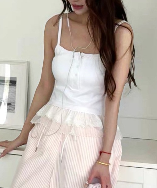Vipoa(ヴィポア)の「Frill layer button up camisole(キャミソール・レディース・ブラック系その他/ホワイト系その他/ブラック/ホワイト・FREE)」の9枚目の写真
