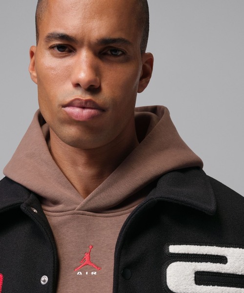 JORDAN BRAND（ジョーダンブランド）の「JORDAN BRAND M J FLT VARSITY JKT / ジョーダン ブランド FLT ヴァーシティ ジャケット/NIKE【SP】（スタジャン・メンズ・ブラック・S/M/L/XL/XXL）」の2枚目の写真