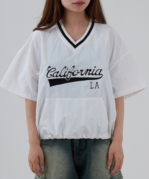 FUNALIVE(ファンアライブ)の「ABETTOR チームロゴ風ラインVネッククロップドトップス 半袖(Tシャツ/カットソー・レディース・ブラック/ホワイト・FREE)」の17枚目の写真