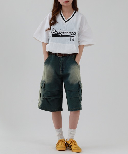FUNALIVE(ファンアライブ)の「ABETTOR チームロゴ風ラインVネッククロップドトップス 半袖(Tシャツ/カットソー・レディース・ブラック/ホワイト・FREE)」の8枚目の写真