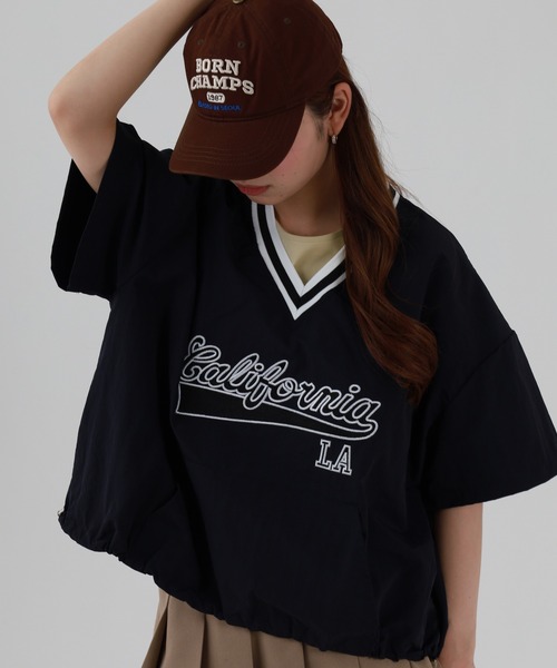 FUNALIVE(ファンアライブ)の「ABETTOR チームロゴ風ラインVネッククロップドトップス 半袖(Tシャツ/カットソー・レディース・ブラック/ホワイト・FREE)」の11枚目の写真