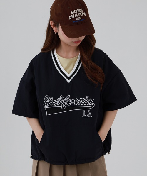FUNALIVE(ファンアライブ)の「ABETTOR チームロゴ風ラインVネッククロップドトップス 半袖(Tシャツ/カットソー・レディース・ブラック/ホワイト・FREE)」の12枚目の写真