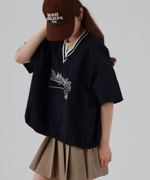 FUNALIVE(ファンアライブ)の「ABETTOR チームロゴ風ラインVネッククロップドトップス 半袖(Tシャツ/カットソー・レディース・ブラック/ホワイト・FREE)」の13枚目の写真