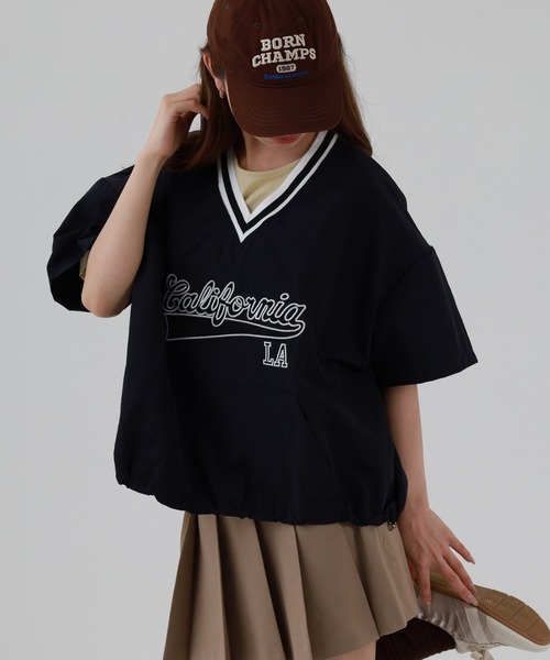 FUNALIVE(ファンアライブ)の「ABETTOR チームロゴ風ラインVネッククロップドトップス 半袖(Tシャツ/カットソー・レディース・ブラック/ホワイト・FREE)」の14枚目の写真