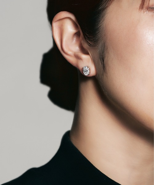 UNITED JEWELS(ユナイテッドジュエルズ)の「Pt900 ラボグロウンダイヤモンド ピアス(オーバル)(ピアス(両耳用)・レディース・プラチナム・FREE)」の2枚目の写真