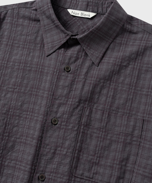 NONBLANK(ノンブランク)の「シアーチェッククロップHSシャツ_WINE GREY(シャツ/ブラウス・メンズ・バーガンディー・SMALL/MEDIUM/LARGE/X-LARGE)」の3枚目の写真