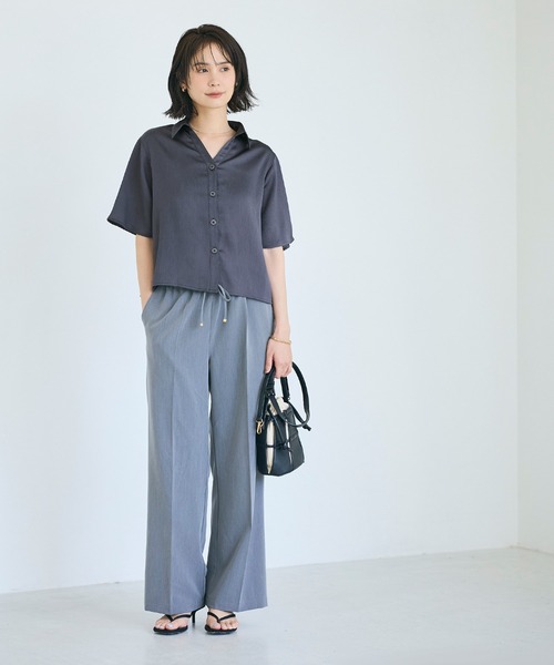 coca(coca)(コカ)の「ライトサッカーサテン半袖シャツ(シャツ/ブラウス・レディース・ネイビー/ライトベージュ・S/M/L)」の10枚目の写真