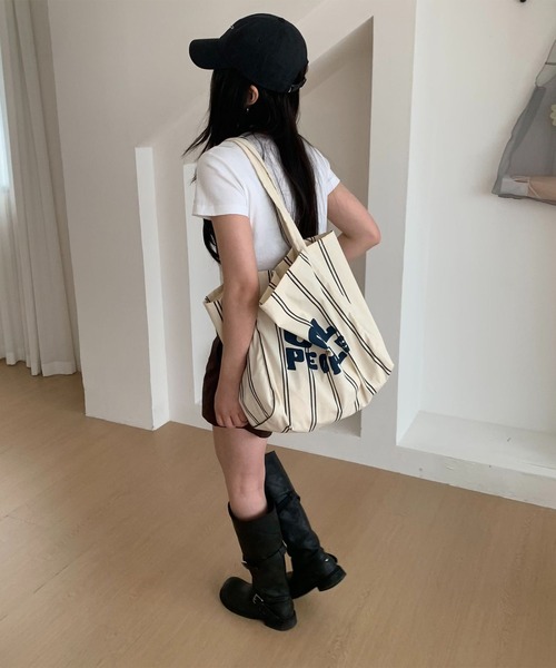 LYEON(リヨン)の「ストライプBIGトートバッグ(トートバッグ・レディース・ブラック/レッド・FREE)」の6枚目の写真