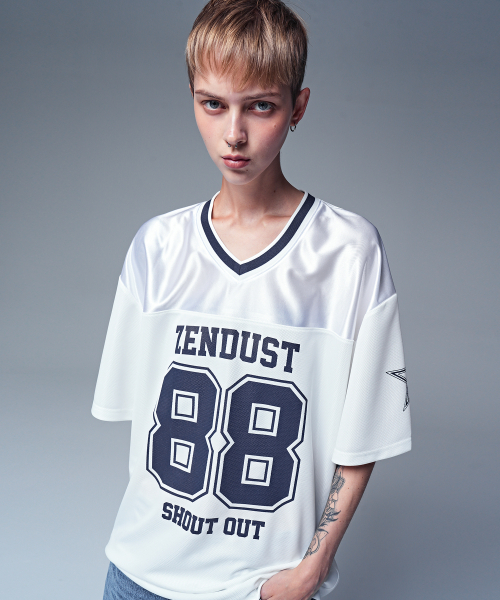ZENDUST(ジェンダスト)の「Glow Squad Football Jersey T-shirt WHITE(Tシャツ/カットソー・レディース・ホワイト・MEDIUM/LARGE)」の1枚目の写真