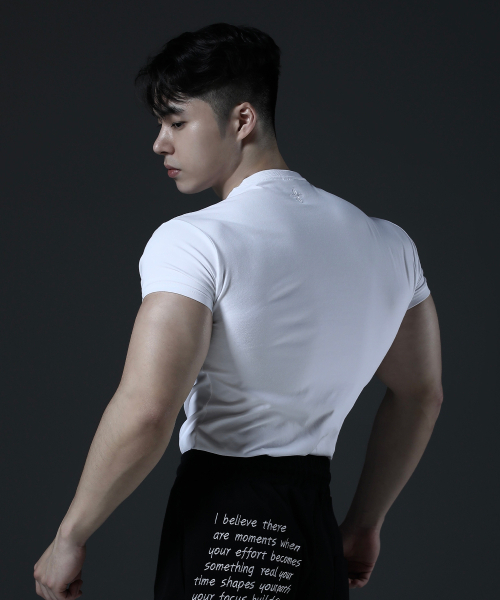 CARMID（カミド）の「ノーブルシャドウロゴ半袖[ホワイト]（Tシャツ/カットソー・メンズ・その他・1/2/3）」の5枚目の写真